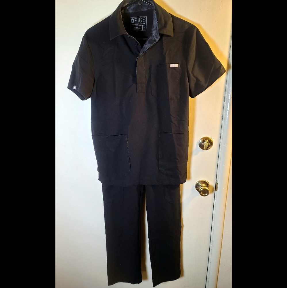 Men's Figs Scrubs Black w/ Collar & Straight Pants